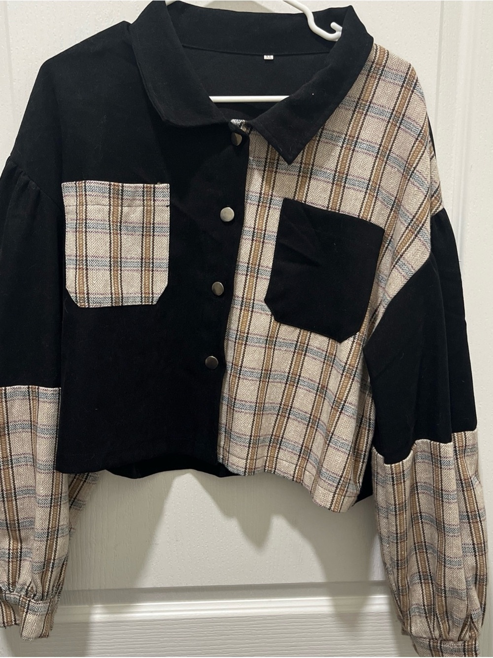 SHEIN Black and Beige Plaid Cropped Button Jacket
